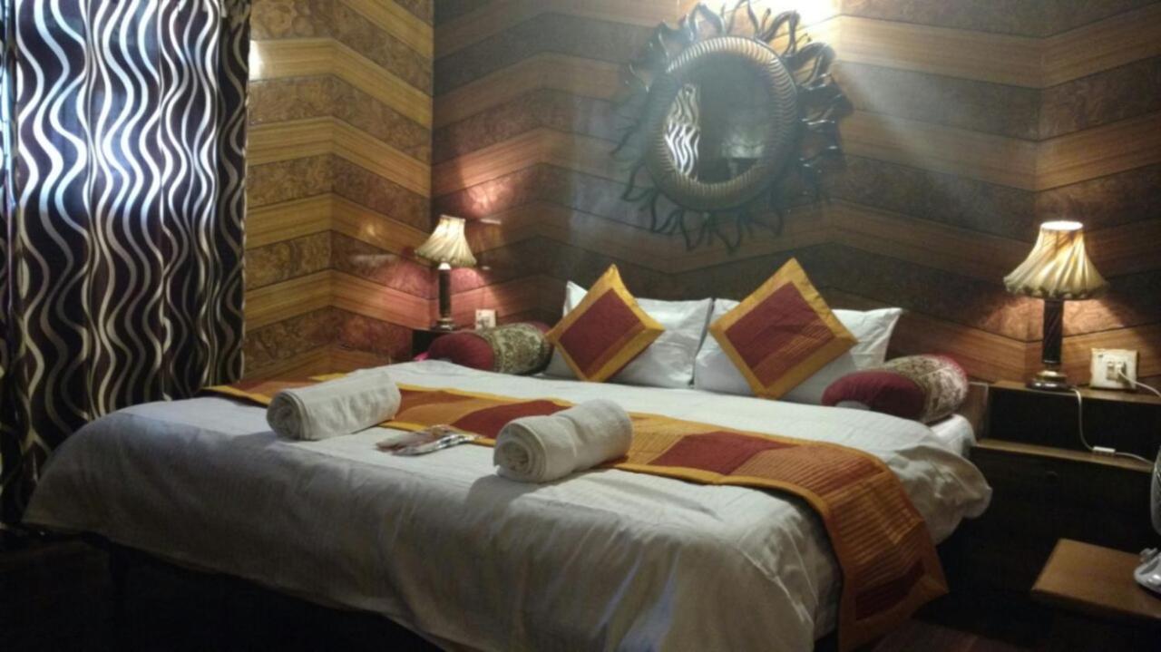 Goroomgo Ankur Lake View Mall Road Nainital - Prime Location With Luxury Room Exteriör bild